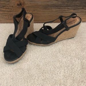 MERONA black wedges